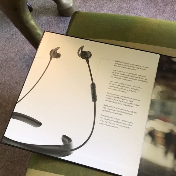 Bose noise cancelling headphones/headset - Picture 4 of 6